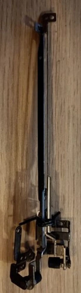 RICAMBIO CERNIERE BRACKET ACER ASPIRE ONE D250 KAV60 AM084000100 + AM084000200 - Immagine 1 di 3