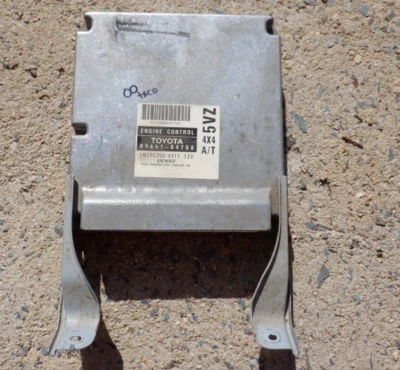 Módulo de control informático del motor Toyota Tacoma 2000 ECM ECU 89661-04700 Foto 1 de 4