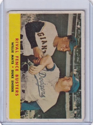 1958 Topps Rivals Fence Buster #436 Willie Mays Duke Snider en muy buena condición Foto 1 de 2