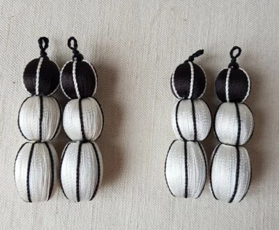 BIEN ADORNOS 2 PARES 3 CUENTAS COLOR BLANCO/BLANCO/NEGRO REF 22.3PBBN Foto 1 de 3