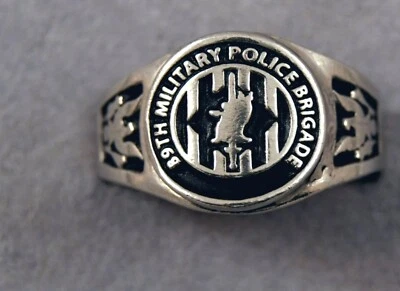 89ª Brigada de Policía Militar Anillo 89ª Unidad MP Insignia Probada en Batalla Foto 1 de 4