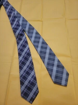 NUEVO CON ETIQUETAS~~John Varvatos EE. UU.~~A Cuadros-Gris y Púrpura~~Corbata 100% Seda~~3" X 57" Juego de 2 Foto 1 de 4