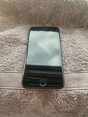 Apple iPhone SE 2nd Generation - 64GB - Black (Unlocked) A1723 (CDMA + GSM) - Image 1 of 4