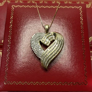 "Collar pavimentado corazón colgante de oro amarillo de 10 K y 1 quit de plata esterlina diamante de 18""" - Imagen 1 de 10