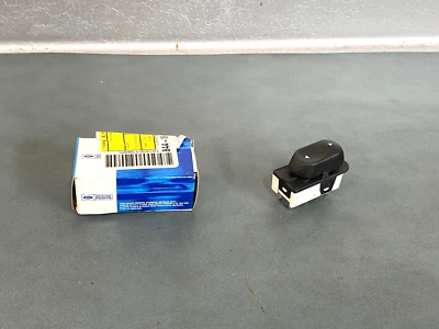 Interruptor ventana lateral pasajero Ford OEM NOS F2DZ-14529-A 1995-1997 Crown Victoria Foto 1 de 3