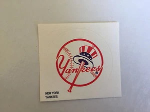 AUTOCOLLANT NEW YORK YANKEES PUB GOODIES BASEBALL - Picture 1 of 1