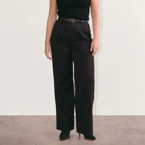 Pantaloni Everlane The Way High Drape plissettati neri lisci taglia 6 corti nuovi senza etichette - Foto 1 di 11