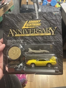 Johnny Lightning 30th Anniversary Series 1970 Plymouth Superbird Yellow W/ Stand - Picture 1 of 7