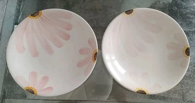 .2 anciens plats De Service GIEN modèle en faïence fleurie - Photo 1/4