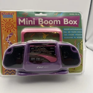 Radio de colección Street Beat Mini Boom Box PR-18 AM/FM negra 1996 - Imagen 1 de 4
