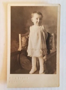 Antique photograph postcard / unused / Young Girl / Rays Studio-Shamrock Tex. - Picture 1 of 5