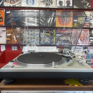Technics SL-1200MK2 Direct Drive Turntable FULLY TESTED WORKS GREAT W/ COVER - Picture 1 of 8