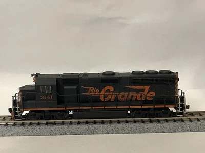 *WEATHERED* Atlas N Scale GP40 Rio Grande D&RGW No. 3141 - Image 1 of 4