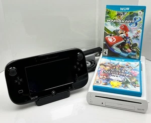 Consola Nintendo Wii U 8GB - Blanca con Gamepad Negro, Todos los Cables y 2 Juegos - Imagen 1 de 8