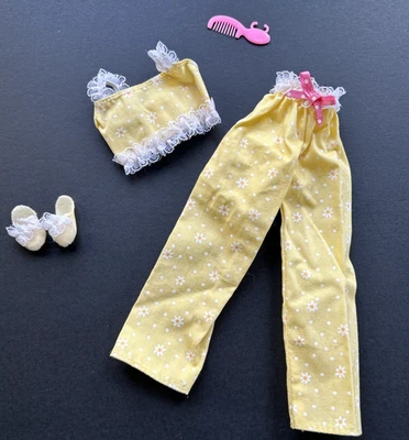 1998 Fashion Avenue Barbie Lingerie Yellow w/ white daisies COMPLETE HTF - Image 1 of 4