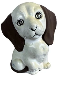 Figurina cane porcellana vintage 1976 orecchie floppy bianche e marroni firmata - Foto 1 di 9