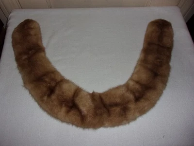 Cuello de piel real vintage terciopelo marrón claro en la espalda 36" L. Foto 1 de 4