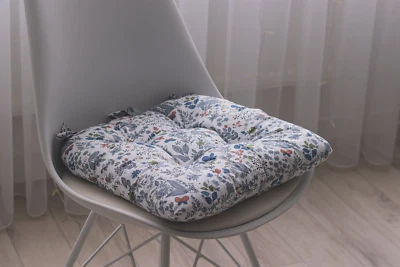 Cojín para silla en forma de U con lazos — Flores silvestres nórdicas Foto 1 de 4