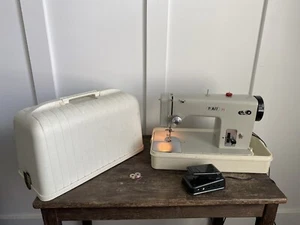 Vintage PFAFF 71 Professional Sewing Machine With Footpedal + Carrying Case NICE - Picture 1 of 18