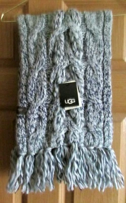 UGG Gris Verde Grueso Cable Tejido Bufanda Flecos 10"x64" Nuevo con Etiqueta   Foto 1 de 2