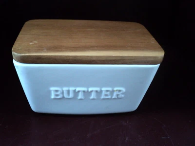 Porcelain Embossed Butter Dish Farmhouse Acacia Wood White 4 Sticks. It is White - Image 1 of 4