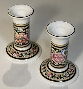 Vintage Wedgwood candlestick holder Set Of 2 Excellent Condition - Picture 1 of 9