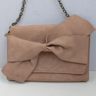 Bolso Bandolera Anthropologie Rosa Lazo Imitación Gamuza Cadena Correa Bolso sin asas Elegante  Foto 1 de 4