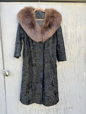 Precioso abrigo vintage de piel negra de zorro años 50 pequeño mujer Schneider Bros  Foto 1 de 4