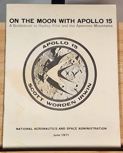 NASA 1971 On the Moon with Apollo 15 Guidebook to Descartes Region *Worn Cover* - Bild 1 von 4
