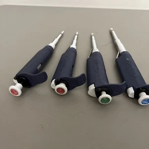 MOLTO BELLO Set X4 Rainin Pipet Lite L10,L20,L200,L1000 LTS Pipetta Pipetman - Foto 1 di 5