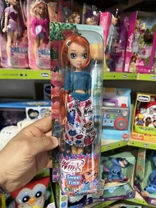 Winx Club Magic Reveal / Giochi Preziosi Bambola Bloom Con Vestiti / legopina11 - Foto 1 di 4