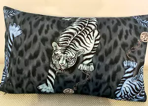 Emma Shipley, Tigris, cushion cover, 22x12” - Picture 1 of 3