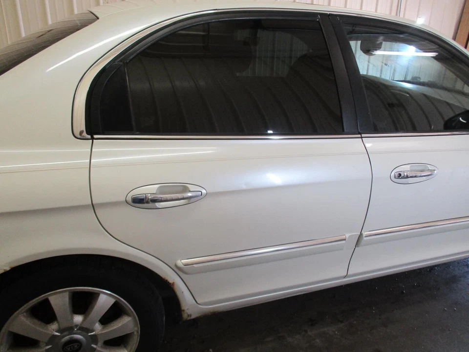 Used Rear Right Door Assembly Rear Side fits: 2004 Kia Optima electric body side Foto 1 de 4