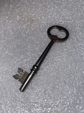 Antique Russell & Erwin  Mortise Lock Skeleton Key #S440 Cover