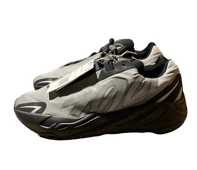 Talla 9.5 - Adidas Yeezy Boost 700 V1 MNVN Negro Foto 1 de 4