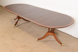 Baker Furniture Style Georgian Banded Mahogany Pedestal Dining Table, Refinished - Picture 1 of 11