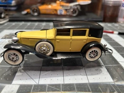 Cord L 29 Solido #4055 Mustard Yellow And Black. - Image 1 of 4