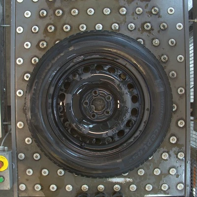 Seat Ibiza  Winterkompletträder KBA 43737 Hankook 185/65 R15 92T - Bild 1 von 4