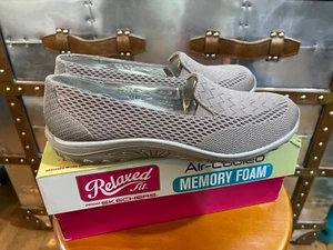 Scarpe slip on SKECHERS relaxed fit reggae fest moderne salici rete tortora US 7  - Foto 1 di 8