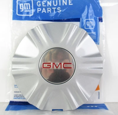 GMC TERRAIN 23446994 WHEEL CENTER CAP HUBCAP COVER RIM SILVER 2016-17 *OEM NEW* - Image 1 of 4