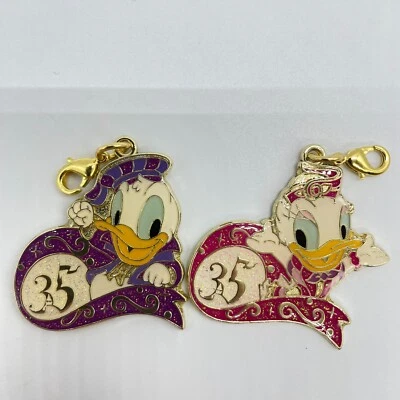Tokyo Disney Resort Game Prize CharmTDR 35th Anniversary 2018 Donald & Daisy — 第 1/4 张图片