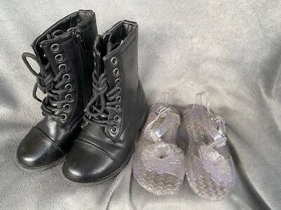 Lote de 2 zapatos para niñas pequeñas talla 7 de plástico ver canal y botas negras Foto 1 de 4