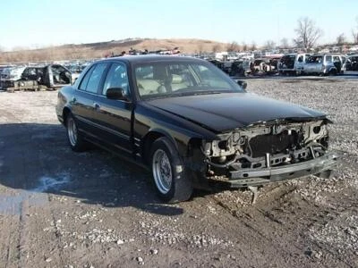 Conjunto de puerta trasera izquierda usado lado trasero se adapta a: Ford Crown Victoria 1999 trasero izquierdo Foto 1 de 4