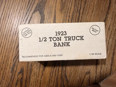 Банк для грузовика Chevy 1/2 тонны ERTL 1923 масштаб 1:25 OK Chevrolet - Изображение 1 из 4