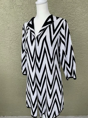 Chaqueta Angel Apparel NUEVA CON ETIQUETAS Frente Abierto Geométrica Negra Blanca Talla M Foto 1 de 4