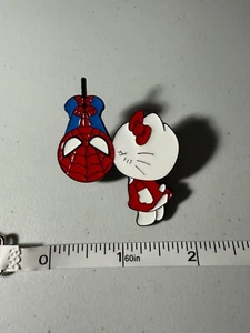 Spider-Man & Hello Kitty Kiss - Fantasy Pin - Marvel & Sanrio - Picture 1 of 2