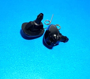 L R Windshield Washer Wiper Nozzle Jet Fits Isuzu D-MAX Dmax D22 Navara B13 B14 - Picture 1 of 2