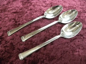 WAS 223 WAS223 2 Oval Soup / Place Spoons Wallace Stainless Vietnam VERY NICE - Picture 1 of 3