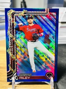 2025 Topps Holiday Austin Riley Blue Metallic Glitter SP #H86 - Braves  - Bild 1 von 2