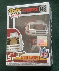 Funko Pop! Vinyl: Patrick Mahomes #251 In an EcoTEK Protector🏈 - Picture 1 of 6